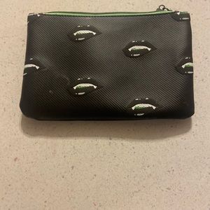 Cosmetic bag